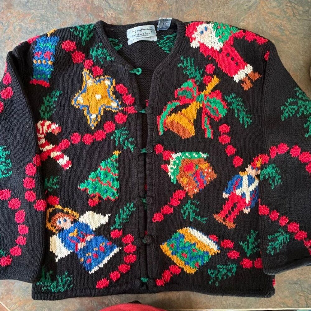 Signature by Northern Isles Hand Knit Christmas Cardigan Sweater Small Vintage